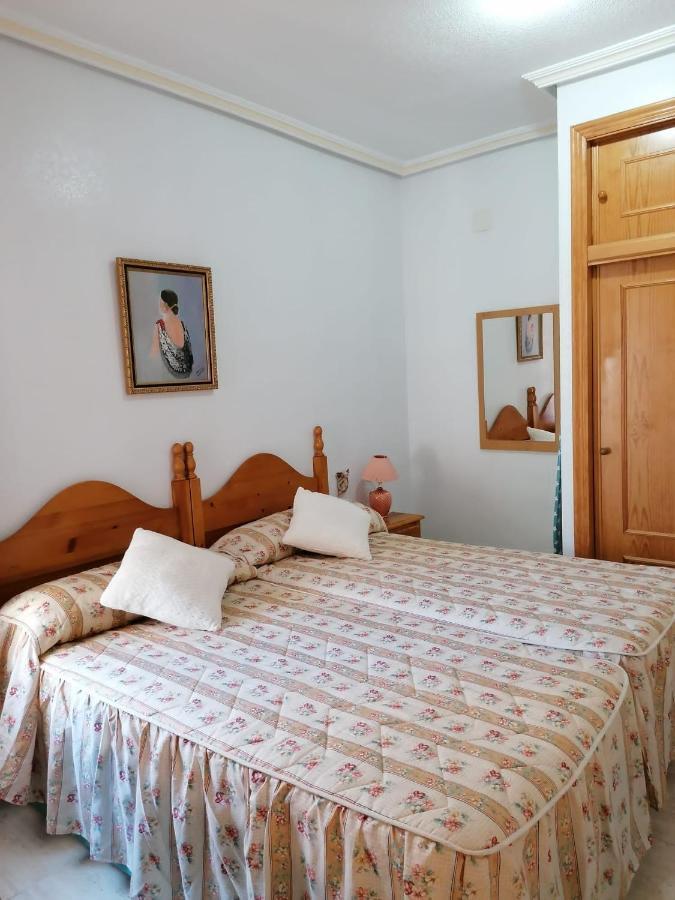 Gemuetliche Ferienwohnung In Torrevieja Ca100M Vom Strand Playa Del Cura Entfernt Eksteriør billede