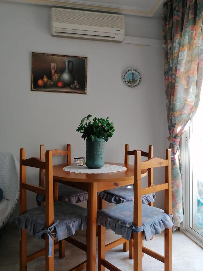 Gemuetliche Ferienwohnung In Torrevieja Ca100M Vom Strand Playa Del Cura Entfernt Eksteriør billede