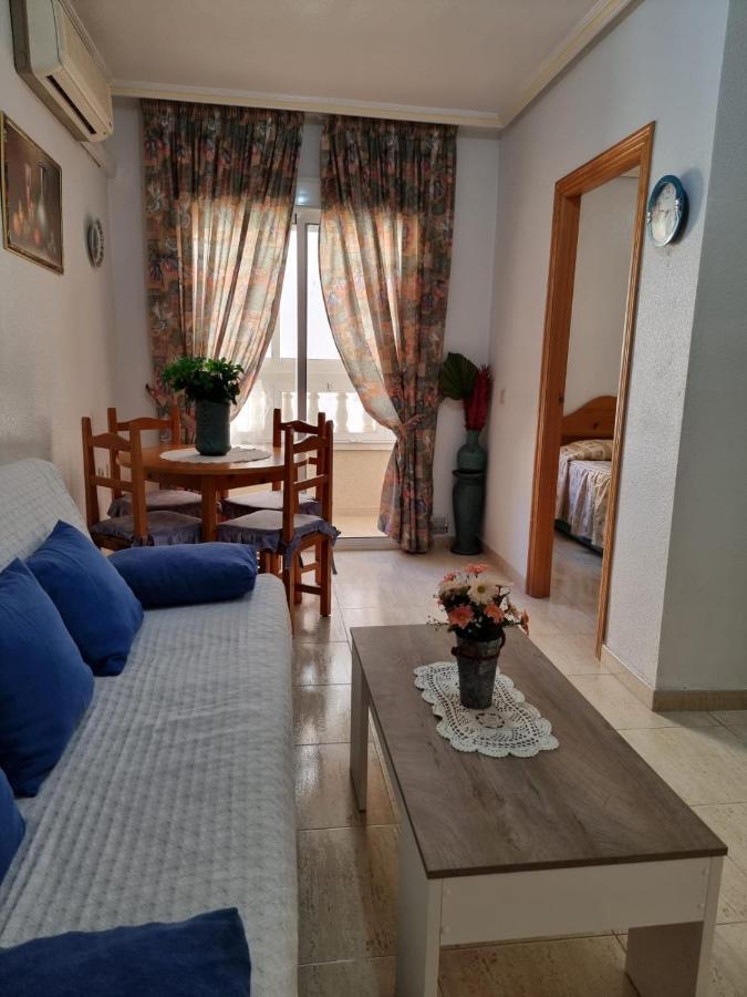 Gemuetliche Ferienwohnung In Torrevieja Ca100M Vom Strand Playa Del Cura Entfernt Eksteriør billede