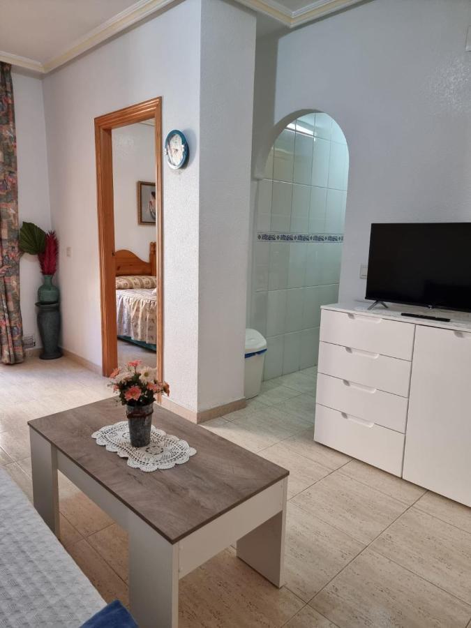 Gemuetliche Ferienwohnung In Torrevieja Ca100M Vom Strand Playa Del Cura Entfernt Eksteriør billede